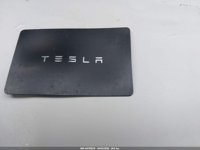 5YJYGDEDXMF114077 Tesla Model Y Standard Range Rear-wheel Drive