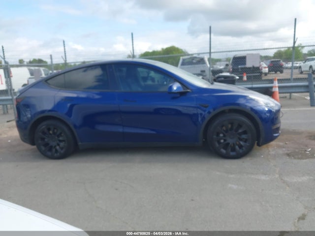 5YJYGDEDXMF114077 Tesla Model Y Standard Range Rear-wheel Drive