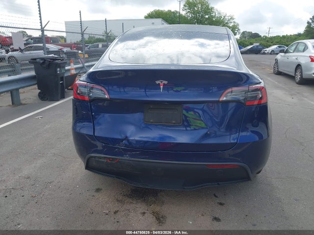 5YJYGDEDXMF114077 Tesla Model Y Standard Range Rear-wheel Drive