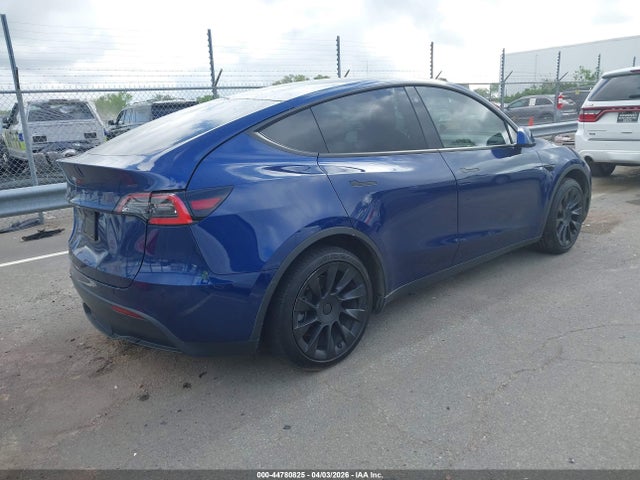 5YJYGDEDXMF114077 Tesla Model Y Standard Range Rear-wheel Drive