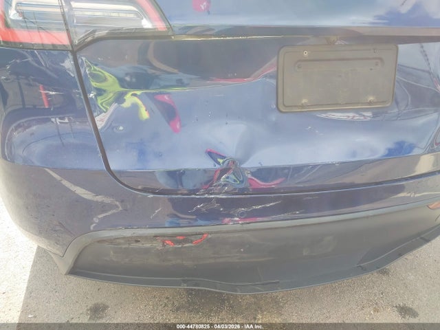 5YJYGDEDXMF114077 Tesla Model Y Standard Range Rear-wheel Drive
