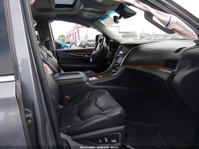 2019 Cadillac Escalade Luxury მანქანა იყიდება აუქციონზე, vin: 1GYS3BKJ9KR101497, აუქციონის ნომერი: 44780846