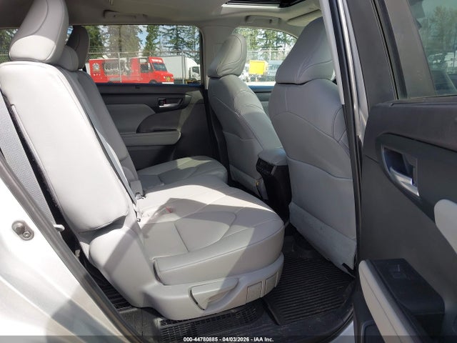 5TDKBRCHXPS134689 Toyota Highlander Hybrid Xle