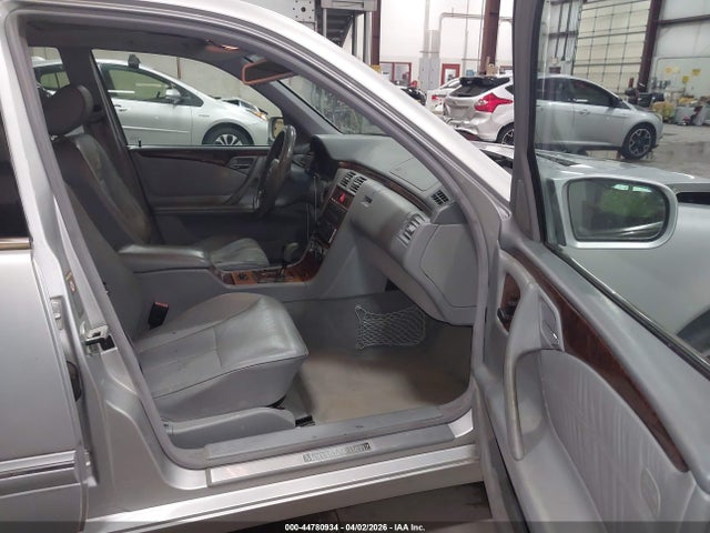 44780934 :رقم المزاد ، WDBJF70J01B177575 vin ، 2001 Mercedes-benz E 430 مزاد بيع