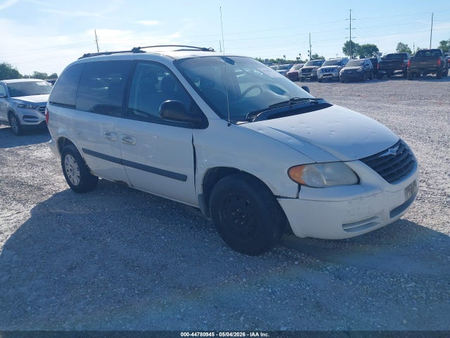 2006 Chrysler Town & Country მანქანა იყიდება აუქციონზე, vin: 1A4GP45R26B760933, აუქციონის ნომერი: 44780945