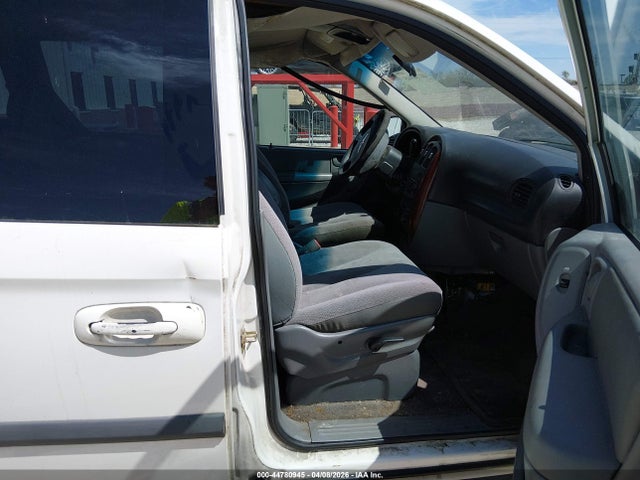2006 Chrysler Town & Country მანქანა იყიდება აუქციონზე, vin: 1A4GP45R26B760933, აუქციონის ნომერი: 44780945