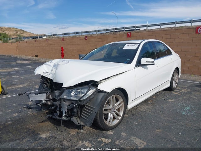 2014 MERCEDES-BENZ C 250 WDDGF4HB0EG215814 Photo 1