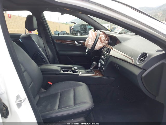 2014 MERCEDES-BENZ C 250 WDDGF4HB0EG215814 Photo 4