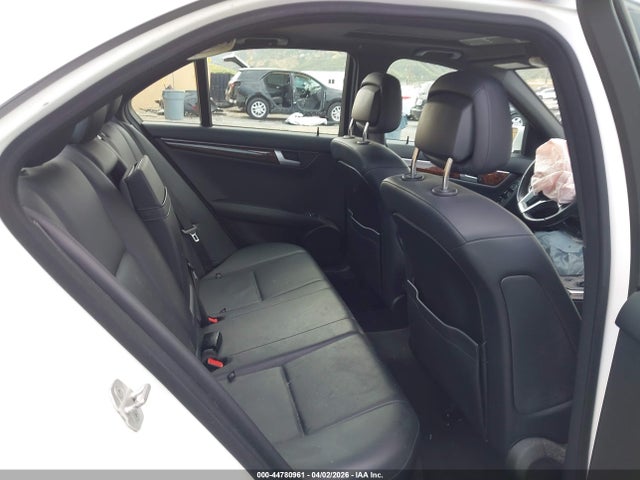 2014 MERCEDES-BENZ C 250 WDDGF4HB0EG215814 Photo 7