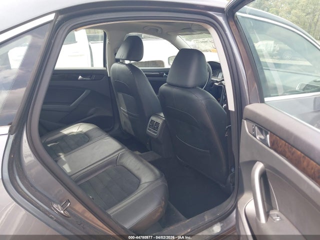 2014 Volkswagen Passat 2.0l Tdi Sel Premium მანქანა იყიდება აუქციონზე, vin: 1VWCN7A37EC074003, აუქციონის ნომერი: 44780977