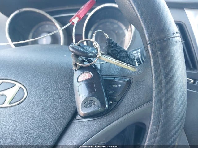 2014 Hyundai Sonata Gls მანქანა იყიდება აუქციონზე, vin: 5NPEB4AC2EH828724, აუქციონის ნომერი: 44780985