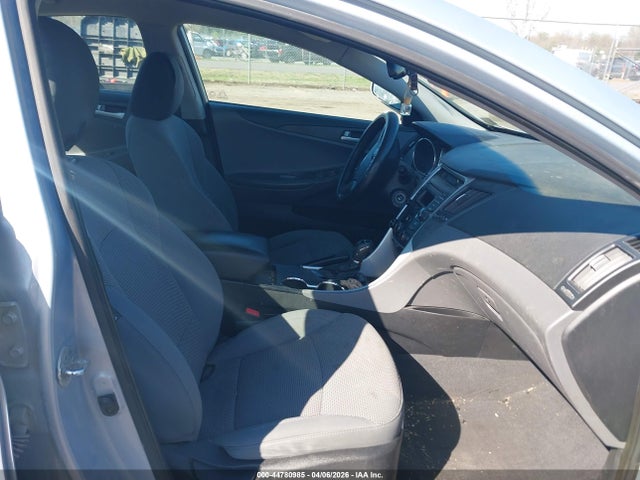 2014 Hyundai Sonata Gls მანქანა იყიდება აუქციონზე, vin: 5NPEB4AC2EH828724, აუქციონის ნომერი: 44780985