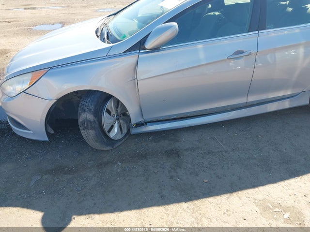 2014 Hyundai Sonata Gls მანქანა იყიდება აუქციონზე, vin: 5NPEB4AC2EH828724, აუქციონის ნომერი: 44780985