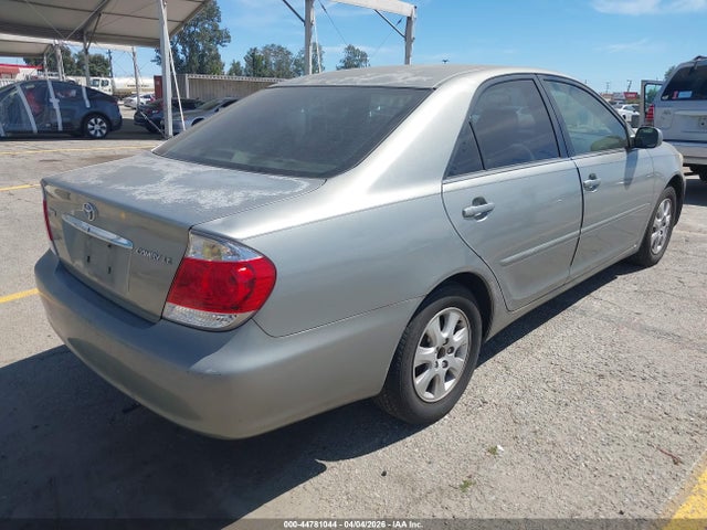 2005 TOYOTA CAMRY 4T1BE30K35U522940 Photo 3