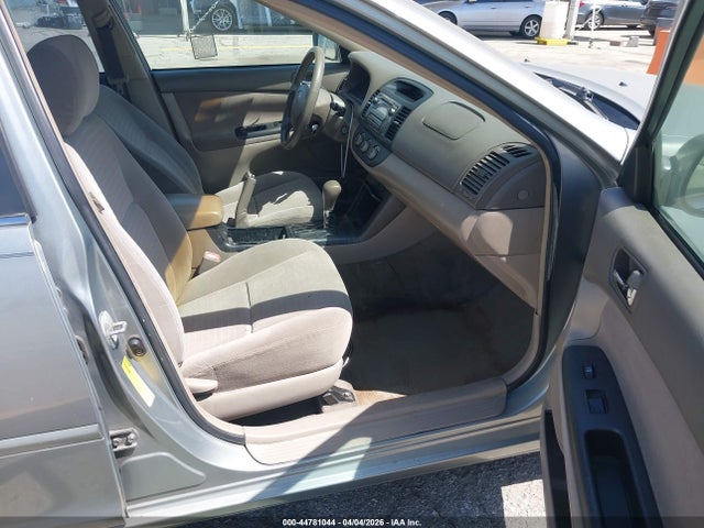 2005 TOYOTA CAMRY 4T1BE30K35U522940 Photo 4