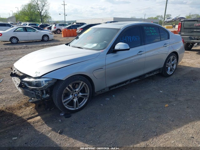 BMW 330e Iperformance 2018 WBA8E1C59JA762964 Image 2