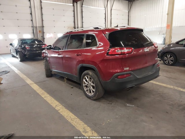 1C4PJLCB4FW694725 Jeep Cherokee Latitude