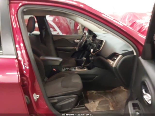 1C4PJLCB4FW694725 Jeep Cherokee Latitude
