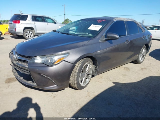 44781087 :رقم المزاد ، 4T1BF1FK4HU367442 vin ، 2017 Toyota Camry Se مزاد بيع
