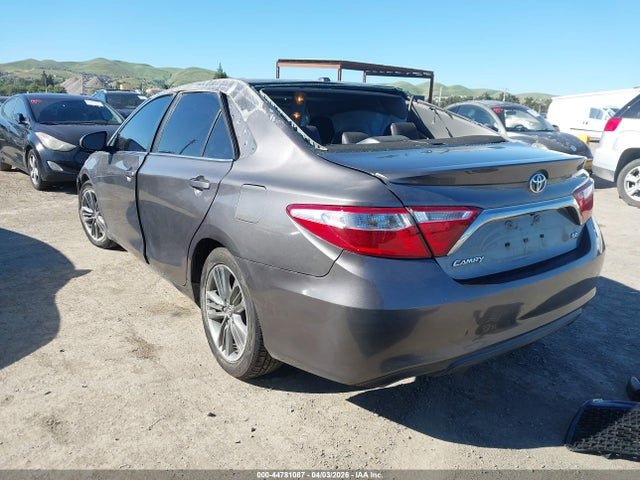 44781087 :رقم المزاد ، 4T1BF1FK4HU367442 vin ، 2017 Toyota Camry Se مزاد بيع