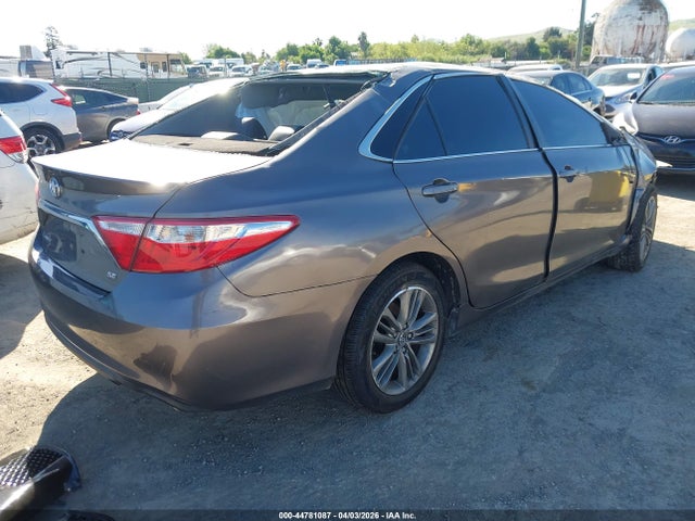 44781087 :رقم المزاد ، 4T1BF1FK4HU367442 vin ، 2017 Toyota Camry Se مزاد بيع