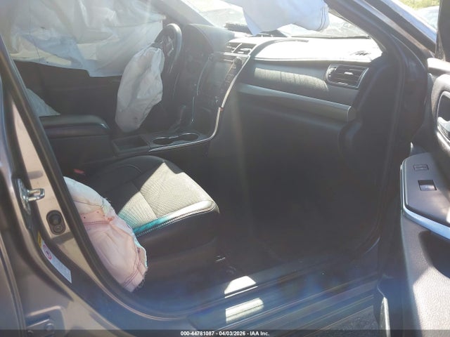 44781087 :رقم المزاد ، 4T1BF1FK4HU367442 vin ، 2017 Toyota Camry Se مزاد بيع