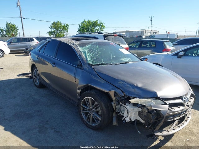 44781087 :رقم المزاد ، 4T1BF1FK4HU367442 vin ، 2017 Toyota Camry Se مزاد بيع