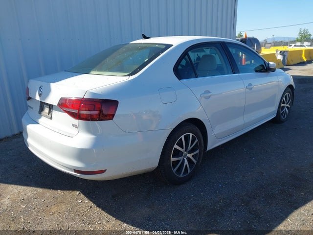 44781105 :رقم المزاد ، 3VWDB7AJ4HM395852 vin ، 2017 Volkswagen Jetta 1.4t Se مزاد بيع