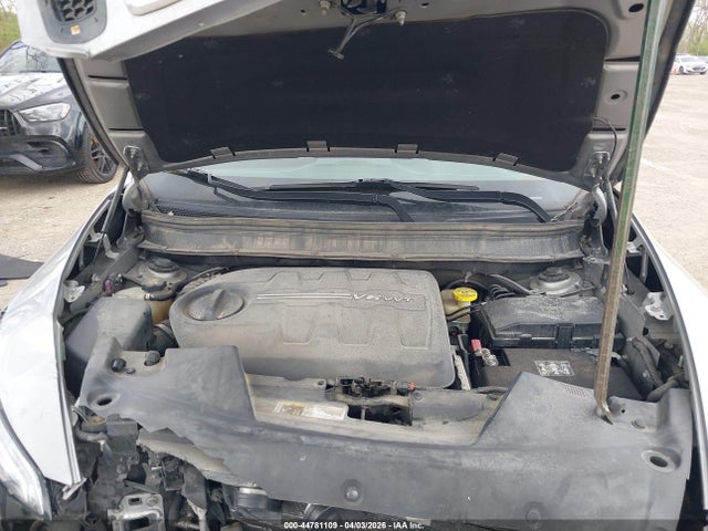 44781109 :رقم المزاد ، 1C4PJMCS2FW545882 vin ، 2015 Jeep Cherokee Latitude مزاد بيع