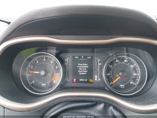 44781109 :رقم المزاد ، 1C4PJMCS2FW545882 vin ، 2015 Jeep Cherokee Latitude مزاد بيع