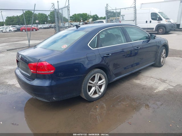 2015 VOLKSWAGEN PASSAT 1VWBV7A30FC011161 Photo 3