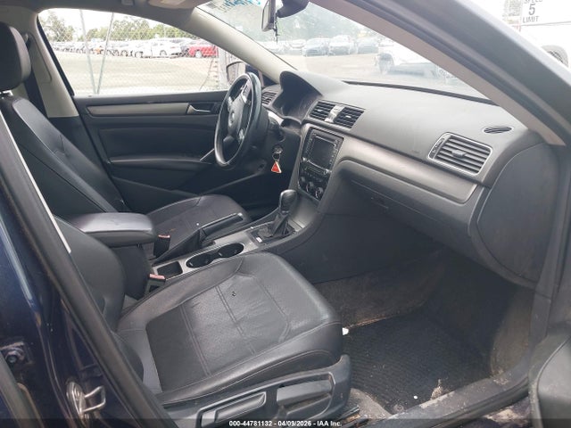 2015 VOLKSWAGEN PASSAT 1VWBV7A30FC011161 Photo 4