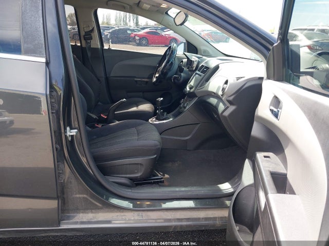 Chevrolet Sonic Lt Manual 2015 1G1JD6SH1F4131303 Image 5