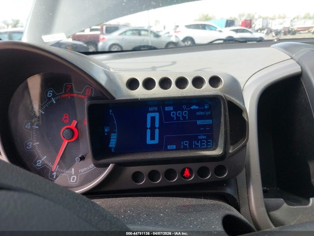 Chevrolet Sonic Lt Manual 2015 1G1JD6SH1F4131303 Image 7