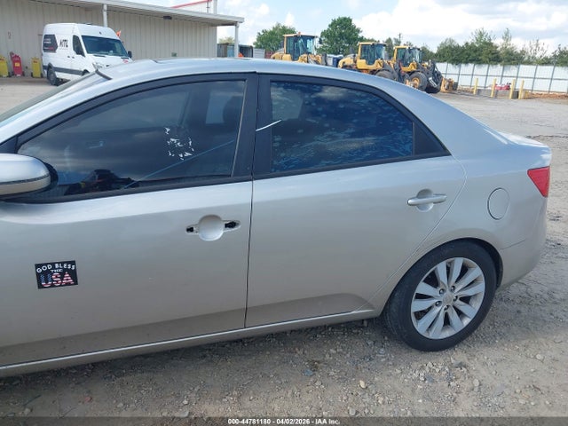44781180 :رقم المزاد ، KNAFW4A30B5422569 vin ، 2011 Kia Forte Sx مزاد بيع