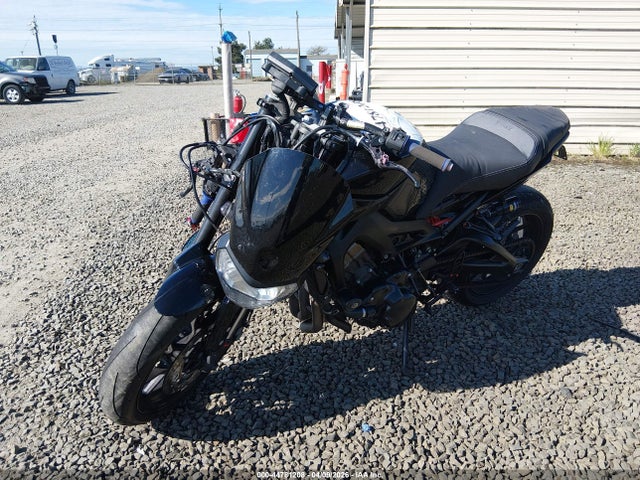 Yamaha FZ09 2016 JYARN33E6GA010209 Image 2