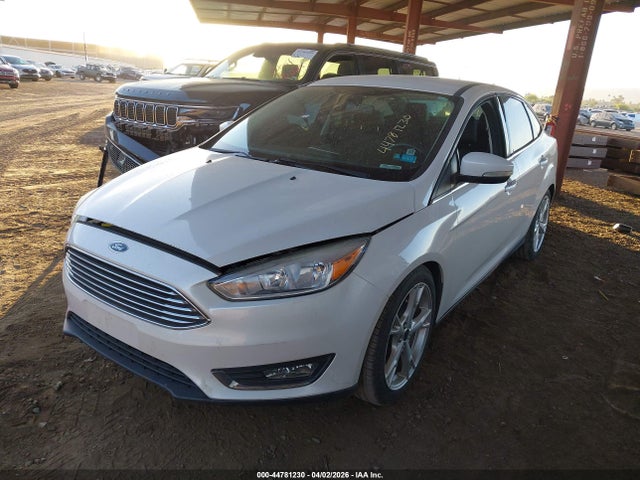 Ford Focus Titanium 2016 1FADP3J21GL225671 Image 2