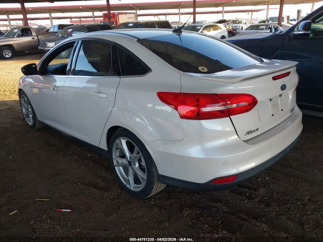 Ford Focus Titanium 2016 1FADP3J21GL225671 Image 3