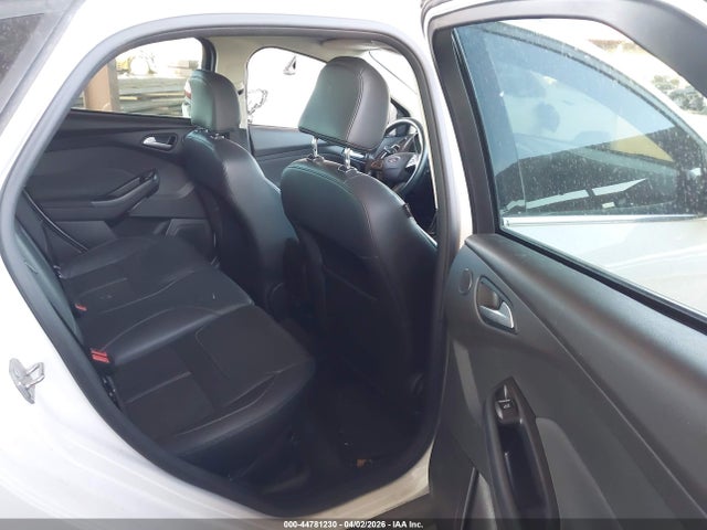 Ford Focus Titanium 2016 1FADP3J21GL225671 Image 8