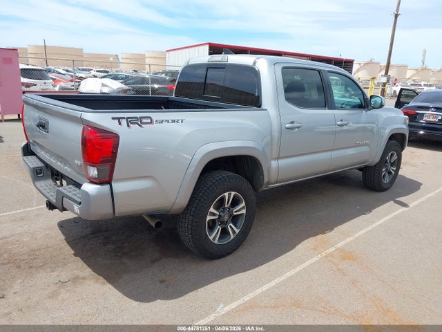 3TMAZ5CNXJM053737 Toyota Tacoma Sr5 V6