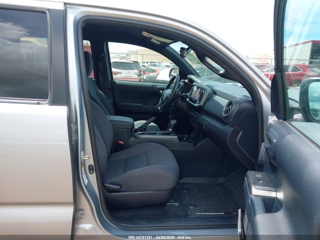 3TMAZ5CNXJM053737 Toyota Tacoma Sr5 V6