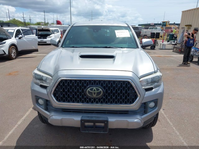 3TMAZ5CNXJM053737 Toyota Tacoma Sr5 V6