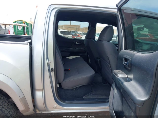 3TMAZ5CNXJM053737 Toyota Tacoma Sr5 V6