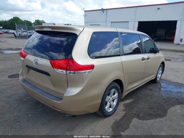 2011 TOYOTA SIENNA 5TDZK3DC1BS019339 Photo 3