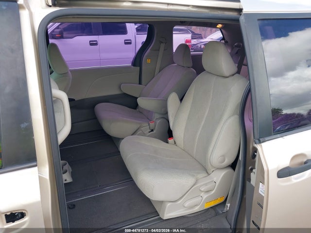 2011 TOYOTA SIENNA 5TDZK3DC1BS019339 Photo 7