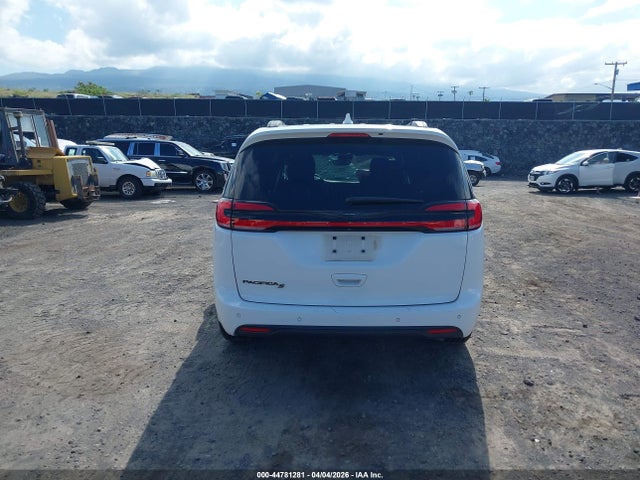 Продаж на аукціоні авто 2022 Chrysler Pacifica Touring L, vin: 2C4RC1BG3NR130480, номер лоту: 44781281
