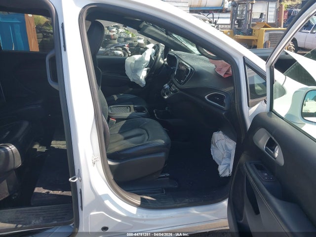 Продаж на аукціоні авто 2022 Chrysler Pacifica Touring L, vin: 2C4RC1BG3NR130480, номер лоту: 44781281