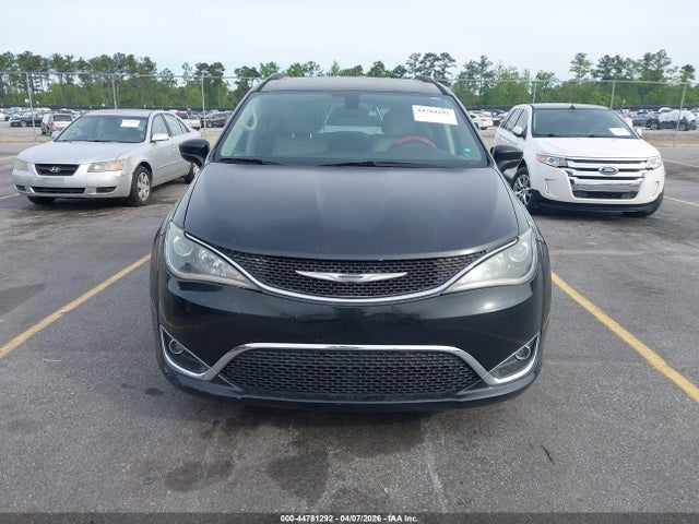 44781292 :رقم المزاد ، 2C4RC1BG9HR733681 vin ، 2017 Chrysler Pacifica Touring-l مزاد بيع