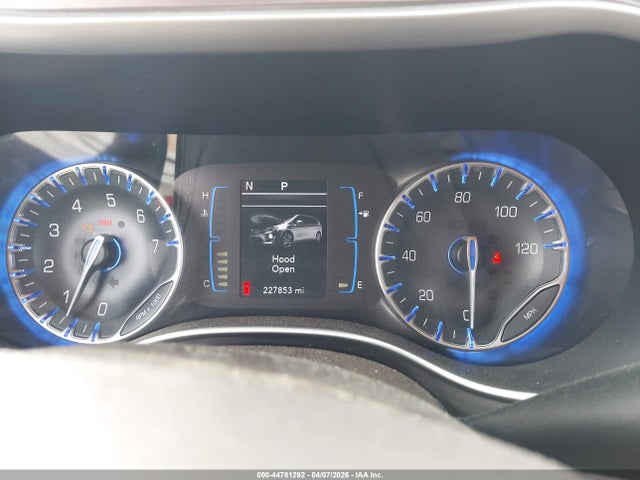 44781292 :رقم المزاد ، 2C4RC1BG9HR733681 vin ، 2017 Chrysler Pacifica Touring-l مزاد بيع