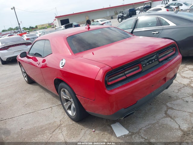 2015 Dodge Challenger Sxt მანქანა იყიდება აუქციონზე, vin: 2C3CDZAG6FH730697, აუქციონის ნომერი: 44781309